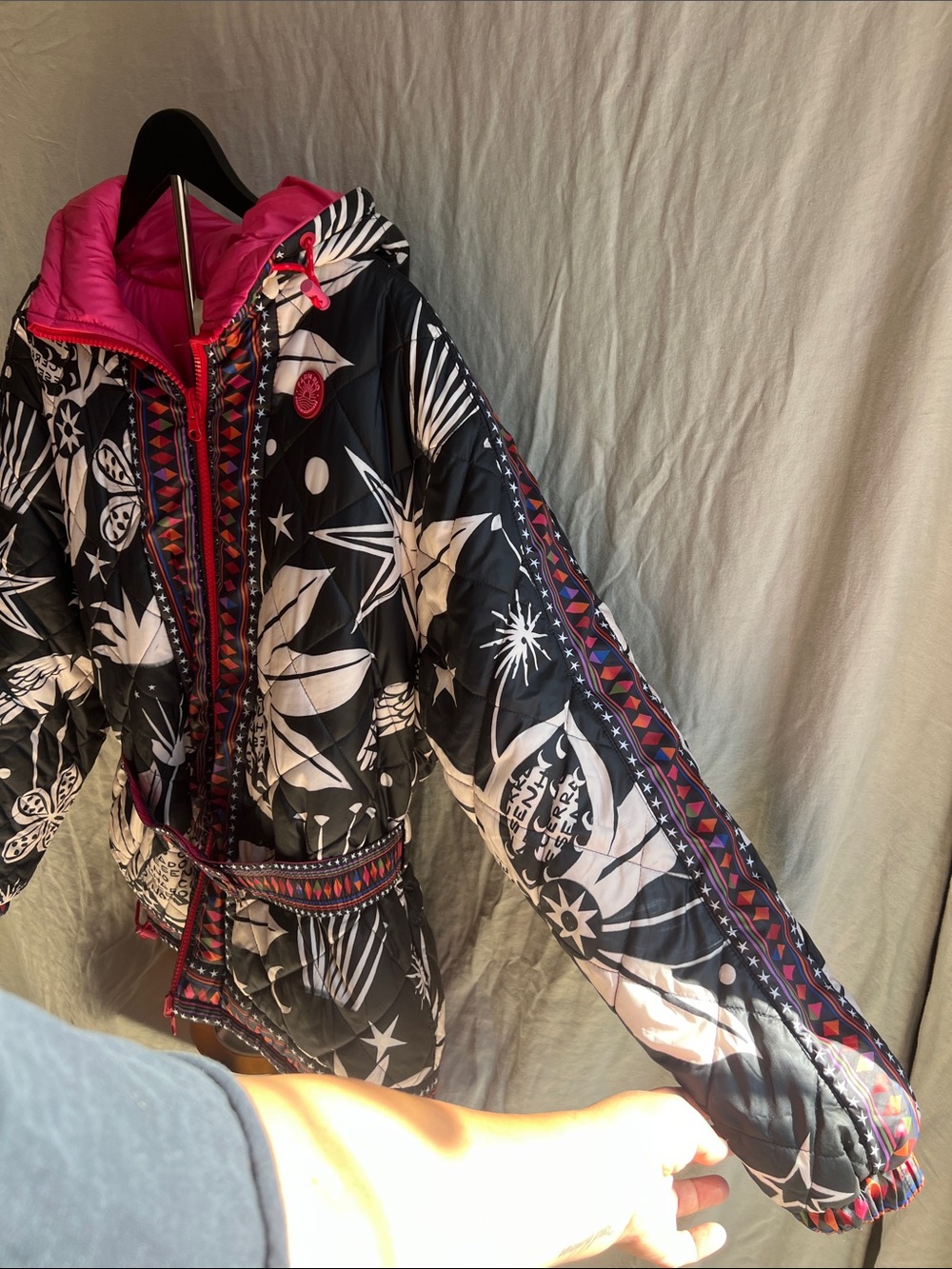 Farm Rio Cerrado Sky Reversible Puffer Jacket Size L Black White Rainbow - Picture 6 of 10
